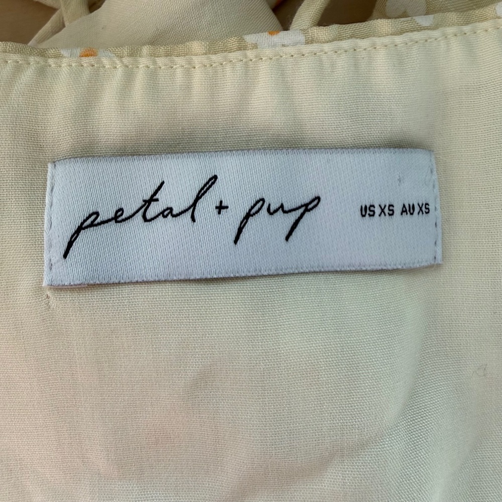 Petal & Pup Capra Floral Gingham Tie Front Tank Top : XS - Picture 6 of 7